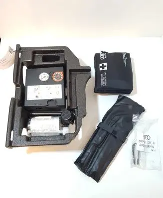 Audi A4 S4 B9 8W Tool set 8W0012109K 8W0600026G 8W0860282B
