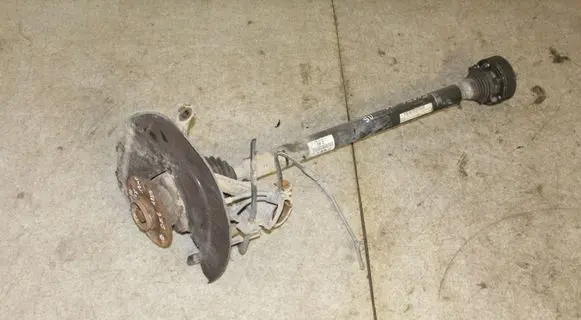 Volkswagen Golf VII Front wheel hub 5Q0407272B 5Q0407272