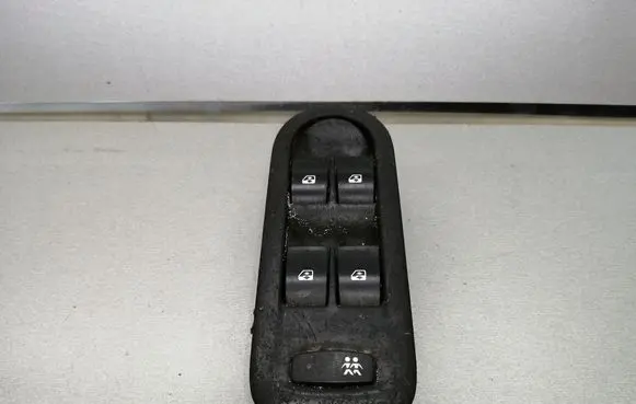 Renault Scenic II - Grand scenic II Electric window control switch 156018070