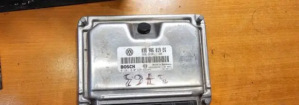 Skoda Superb B5 (3U) Engine control unit/module 038906019EG 0281010928