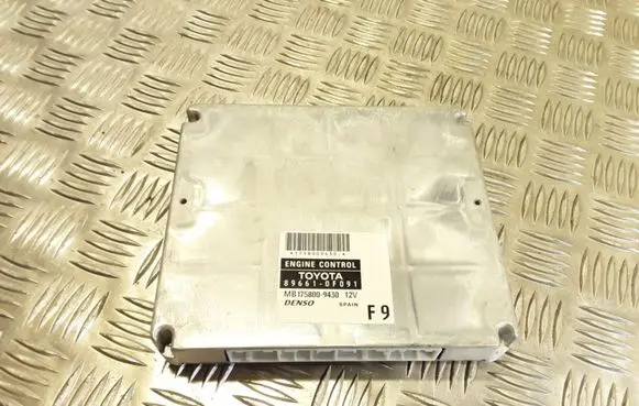 Toyota Corolla Verso AR10 Engine control unit/module 896610F091 MB1758009430