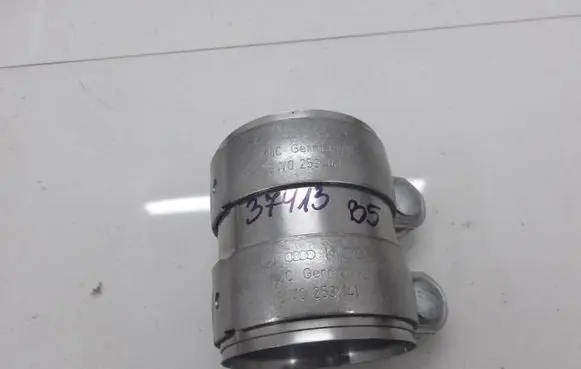 Audi A4 S4 B9 8W Muffler pipe connector clamp 8W0253141