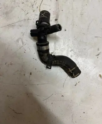 Volkswagen Touareg II Engine coolant pipe/hose 7P0122051D