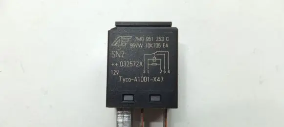 Volkswagen Touareg I Other relay 7M0951253