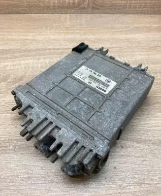 Volkswagen PASSAT B4 Engine control unit/module ECU 028906021AT 0281001368