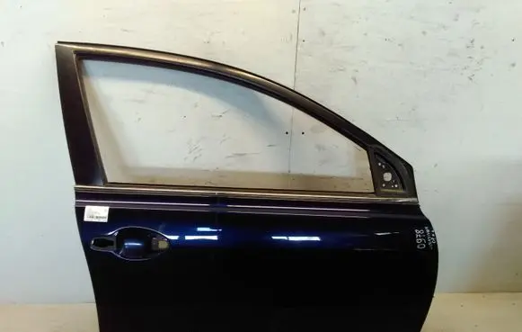 Toyota Avensis T250 Front door