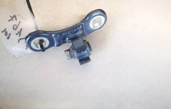 Volvo V50 Rear door lower hinge