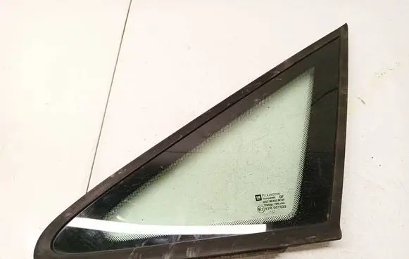 Opel Zafira A Front triangle window/glass AS2