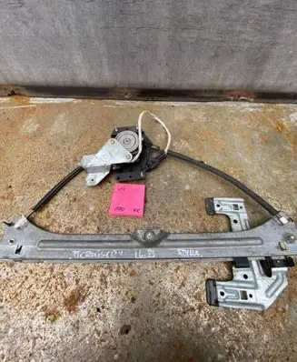 Chrysler PT Cruiser Front door window regulator with motor 
