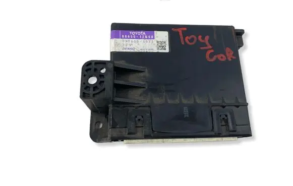 Toyota Corolla E140 E150 Air conditioning/heating control unit 8865012B50