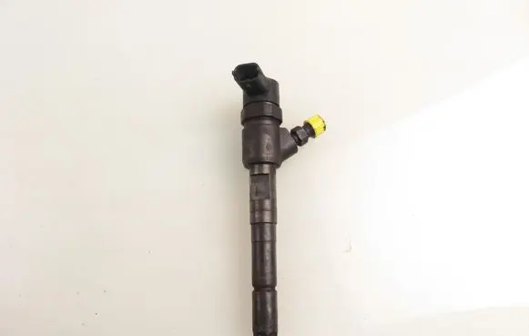 Fuel injector