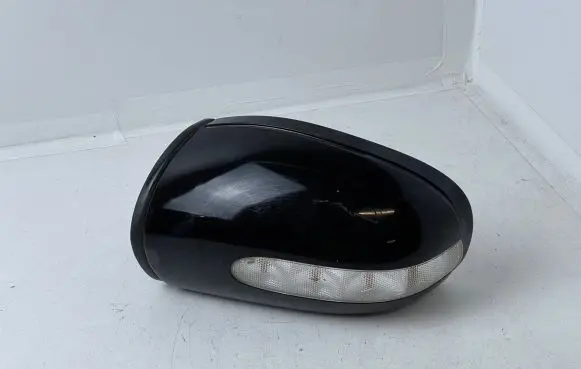 Mercedes-Benz C W203 Front door electric wing mirror 413133417