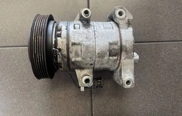 Mazda 6 Air conditioning (A/C) compressor (pump) Z0004400A