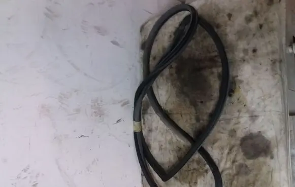Toyota Avensis Verso Rear door rubber seal (on body) 