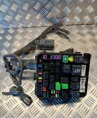Mitsubishi Lancer VIII Fuse module PR06102000