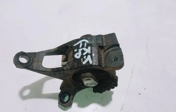 Mazda 6 Engine mount bracket
