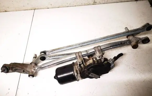 Nissan Qashqai Front wiper linkage and motor