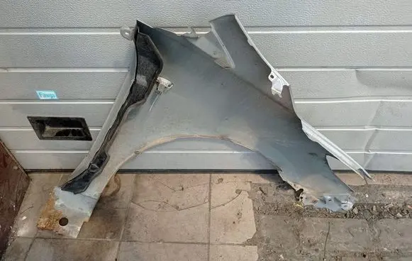 Mazda 5 Fender
