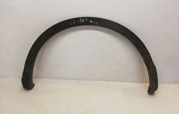Rear fender molding trim
