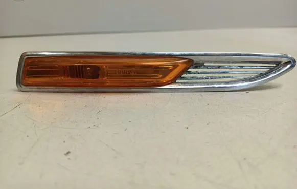 Ford Mondeo MK IV Front fender indicator light 7S7113K354AD