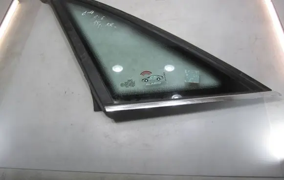 Audi A6 S6 C4 4A Rear side window 43R001057