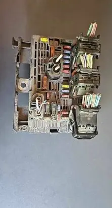 Citroen Berlingo Fuse module 9664706180