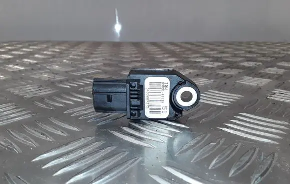 Toyota Auris E180 Airbag deployment crash/impact sensor 8983102130