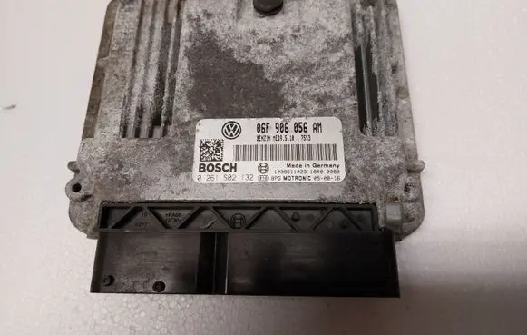 Volkswagen PASSAT B6 Engine control unit/module 06F906056AM 8700445015