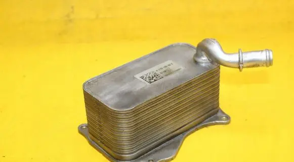 Engine oil radiator