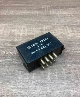 Mercedes-Benz S W126 Seat heating relay 1268210147 SG601567HEATED