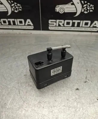 Mercedes-Benz E W211 Central locking vacuum pump 0008002548