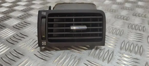 Toyota Avensis T250 Dashboard side air vent grill/cover trim