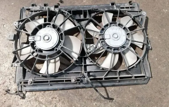 Toyota Corolla Verso E121 Fan set 4227502520