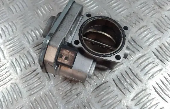 Opel Astra J Throttle valve 