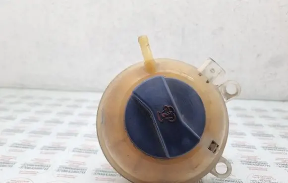 Audi A2 Coolant expansion tank/reservoir 8Z0121407C