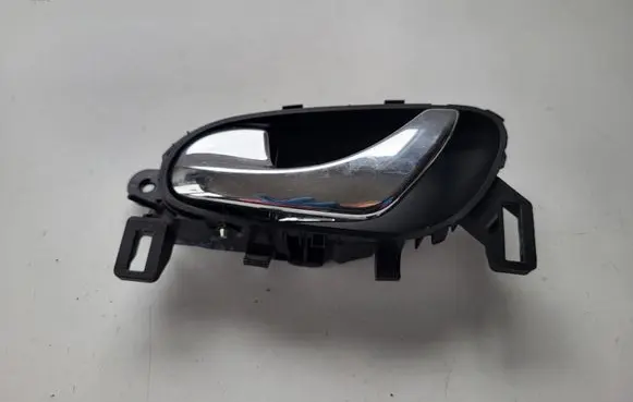 Nissan Qashqai Rear door interior handle