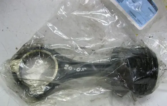 Mercedes-Benz Vito Viano W639 Piston with connecting rod 642890