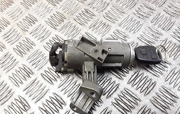 Toyota Corolla Verso E121 Ignition lock 45020024