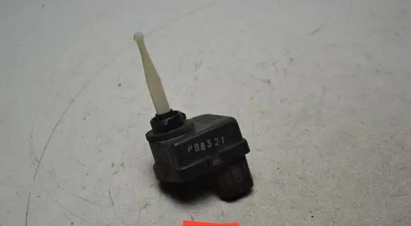 Toyota Avensis T220 Headlight level adjustment motor VAD12V083 0307852354