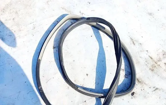 Opel Astra H Rubber seal rear door 