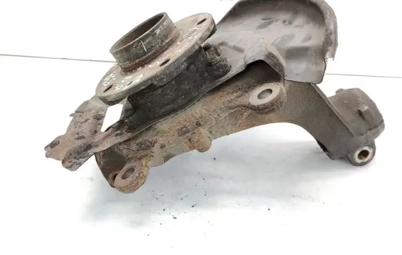 Nissan Qashqai Front wheel hub spindle knuckle