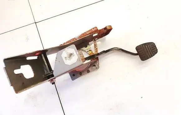 Opel Antara Clutch pedal 