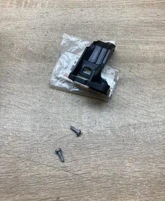 Toyota Yaris Headlight/headlamp mounting bracket 811950D090