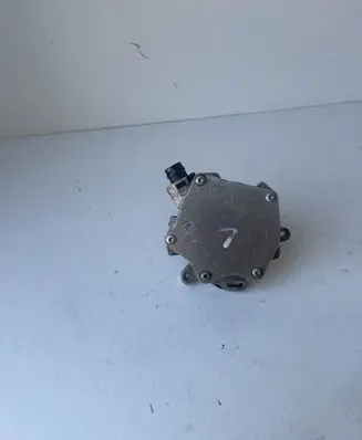 Volvo V40 Vacuum pump BM5G2A451EC