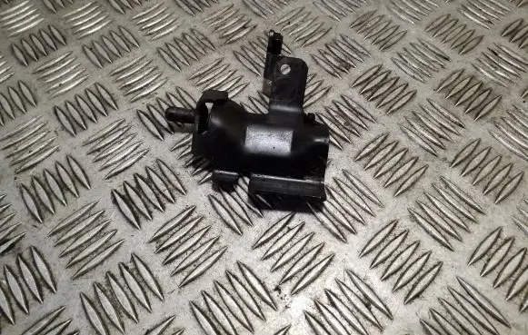 Peugeot 308 Other engine bay part 9804047180