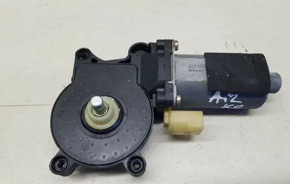 Volvo XC90 Rear door window regulator motor 0130821777 nr5597