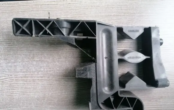 Audi A7 S7 4G Headlight/headlamp mounting bracket 4G8805608