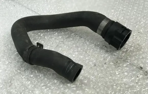BMW 5 E60 E61 Engine coolant pipe/hose