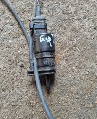 Renault Espace II Windscreen/windshield washer pump