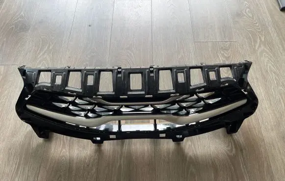 KIA Pro Cee'd III Front bumper upper radiator grill 85351J7KA0